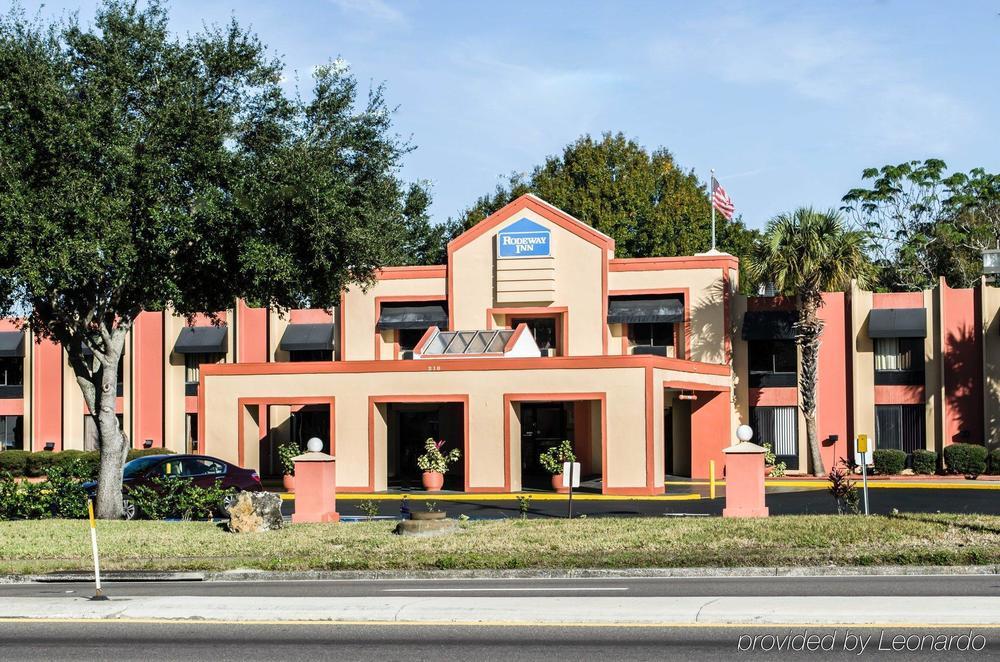 Bay Inn On Busch Tampa Exterior photo